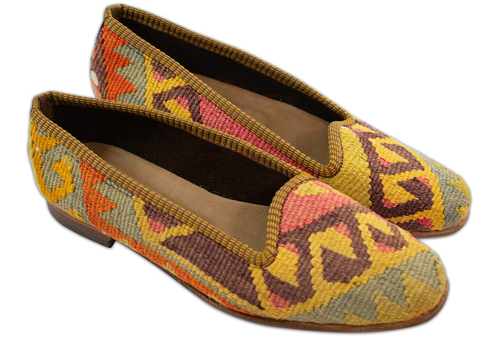 classic and comfortable everyday style loafer