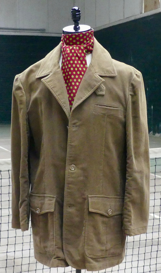 hunter green size large great details and had wearing cloth