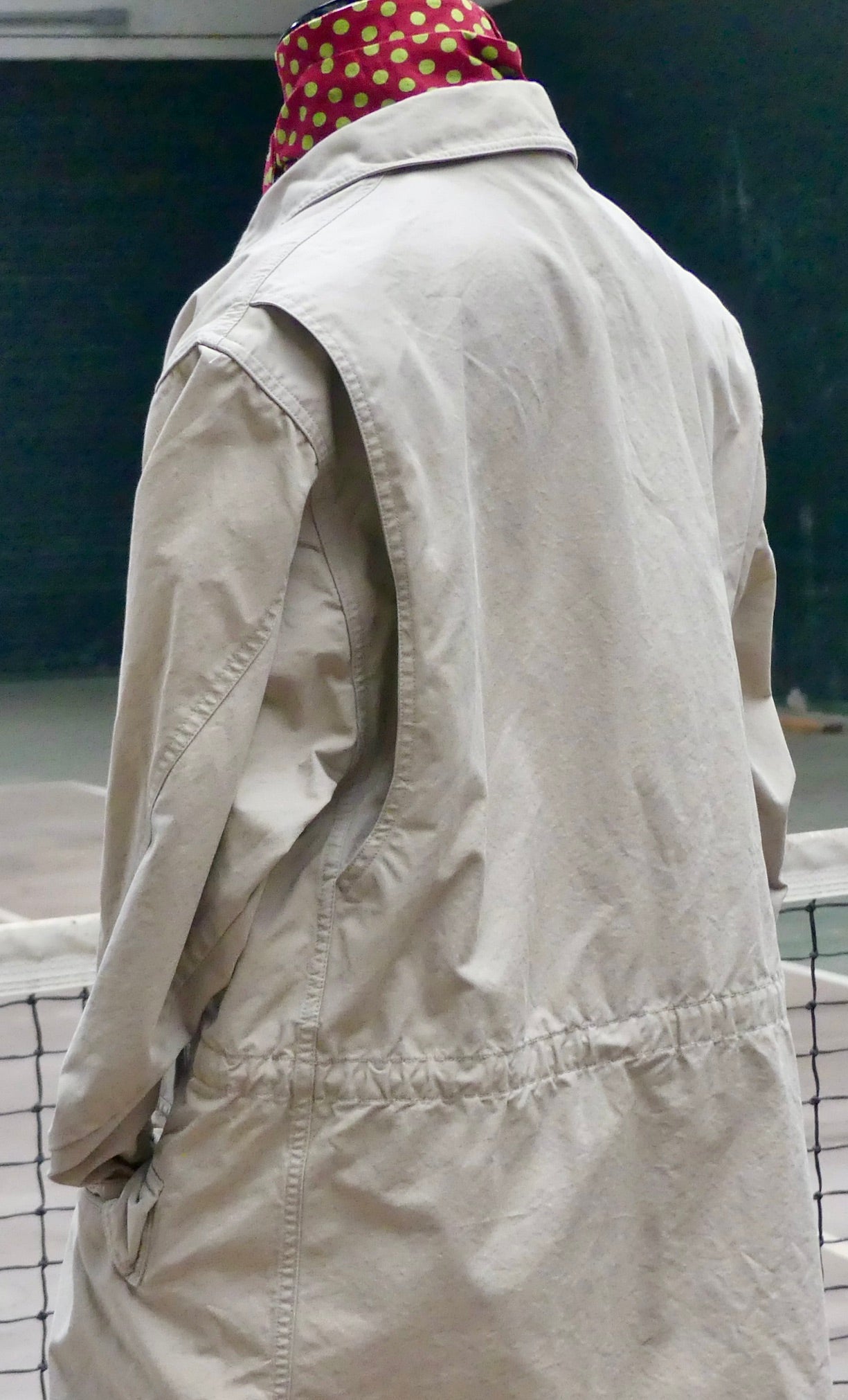 khaki safari jacket size medium with gusset sleeve and big pockets 