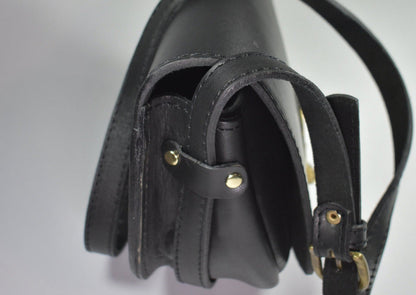 handmade premium saddle leather purse